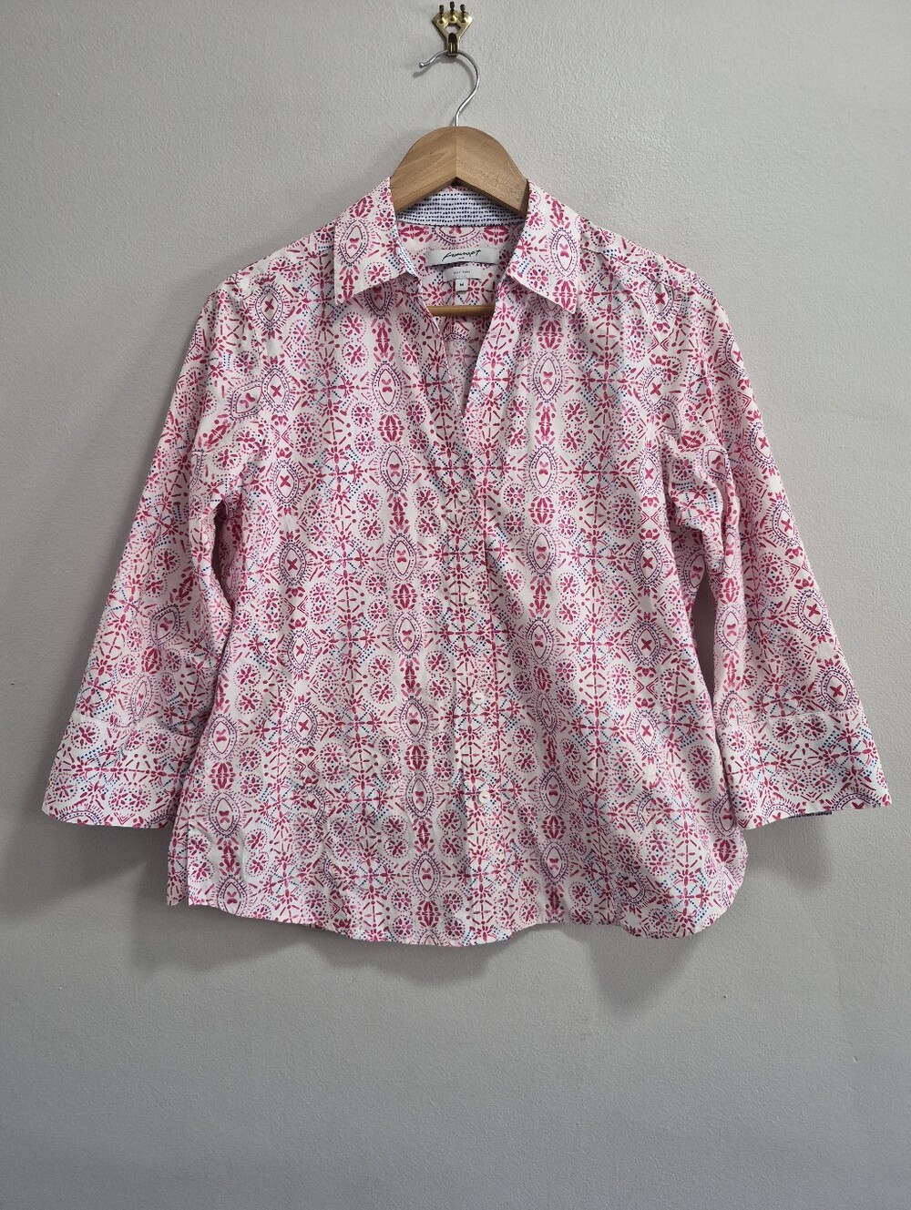 Foxcroft NWOT Easy Care Pink Button Up Shirt Size Medium